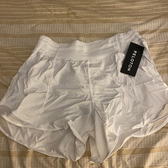 LULULEMON X PELOTON
hotty hot short - Picture 3 of 6